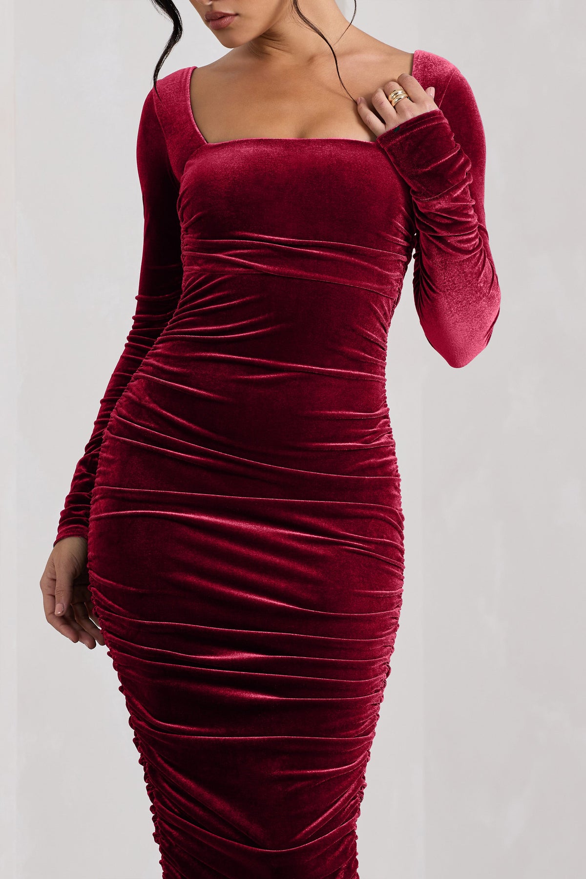 Seductress Berry Velvet Square Neck Bodycon Midi Dress With Long Sle – Club  L London - IRE